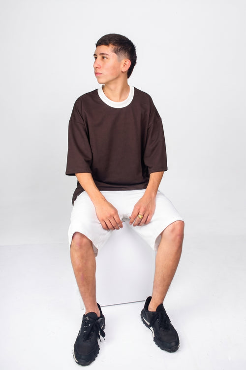 Camisa oversize de algodón en color café de la marca JOBAN, con diseño cómodo y estilo casual para mujer.